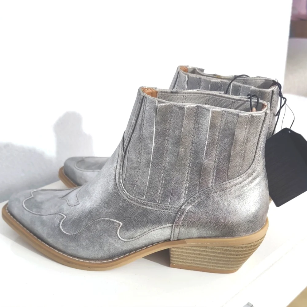 Forever 21 Faux Leather Pointed Toe Booties‎ Size 8